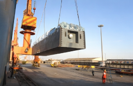 Transporte de draga em navio